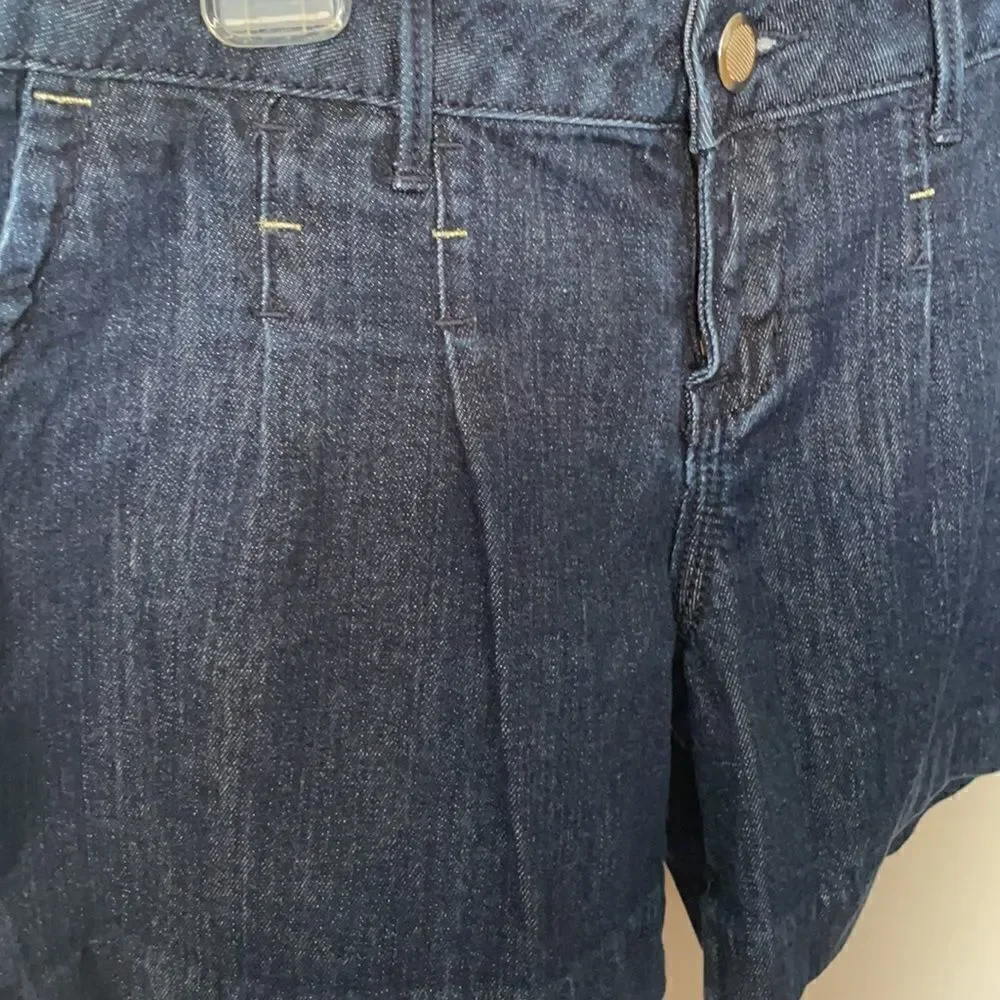 Pleated denim shorts